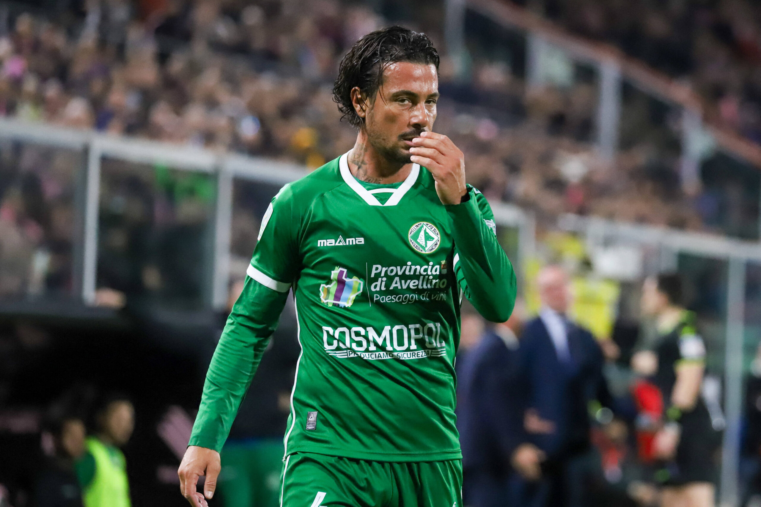 Armando Izzo con la maglia dell'Avellino