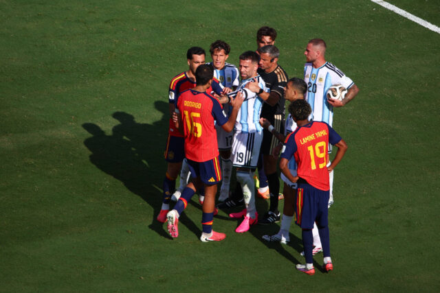 Nicolas Otamendi, faccia a faccia con Rodri