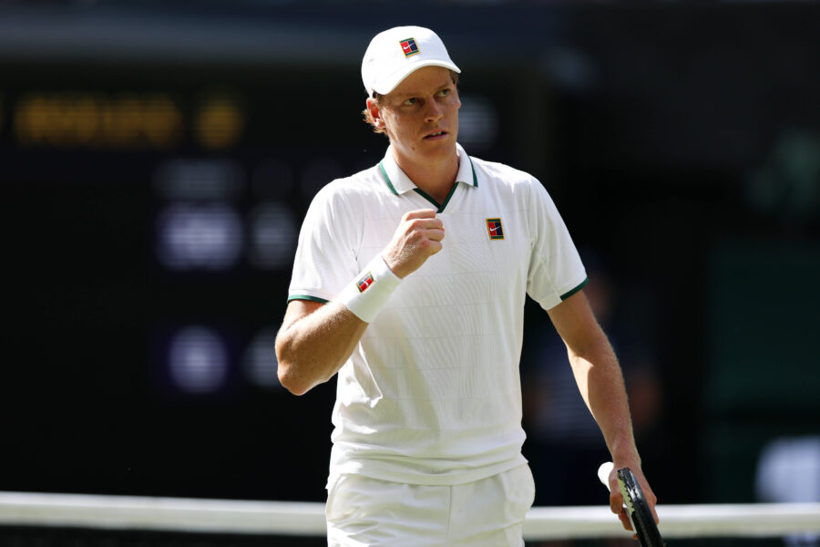 Jannik Sinner durante una partita a Wimbledon