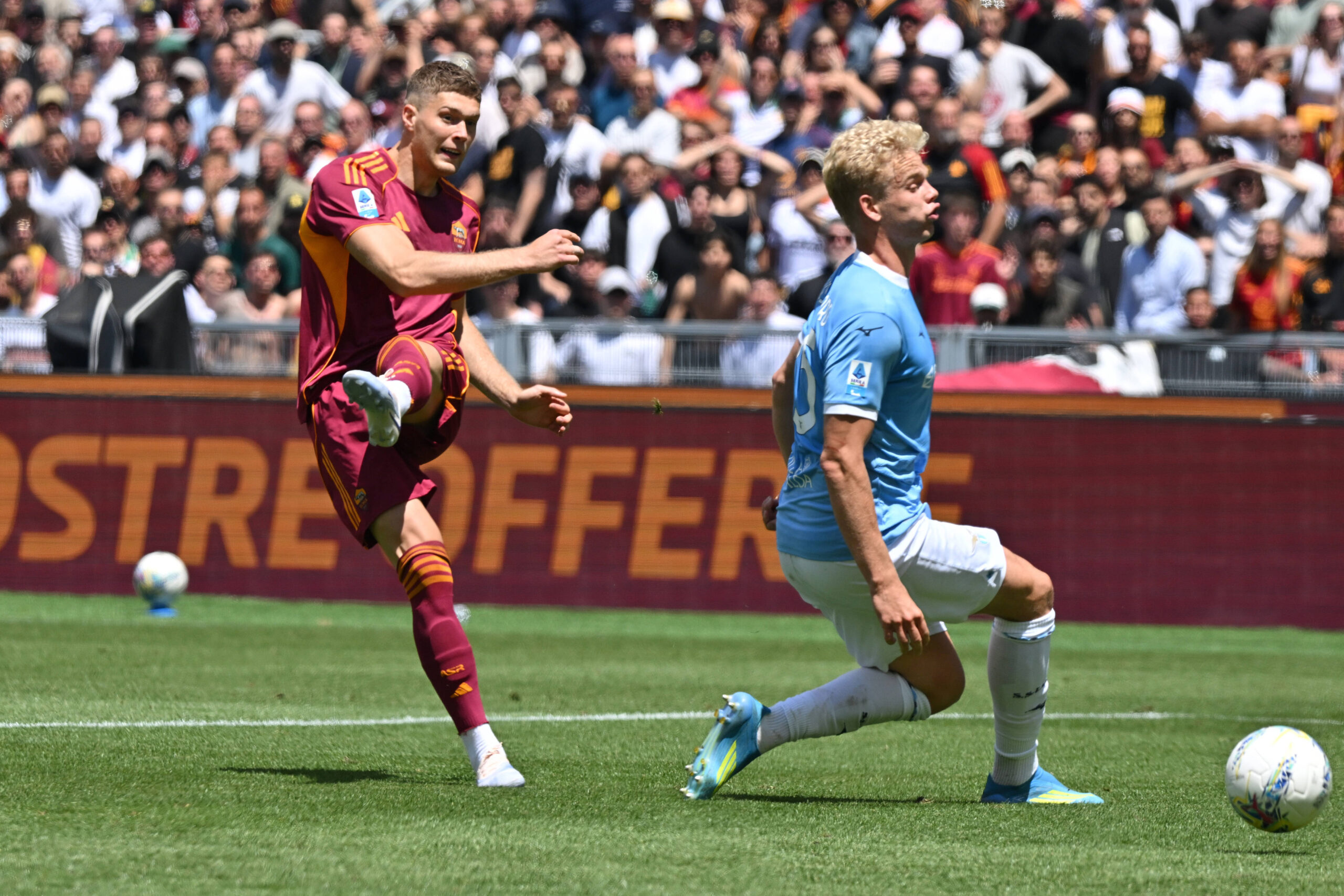 Dovbyk durante Roma-Lazio