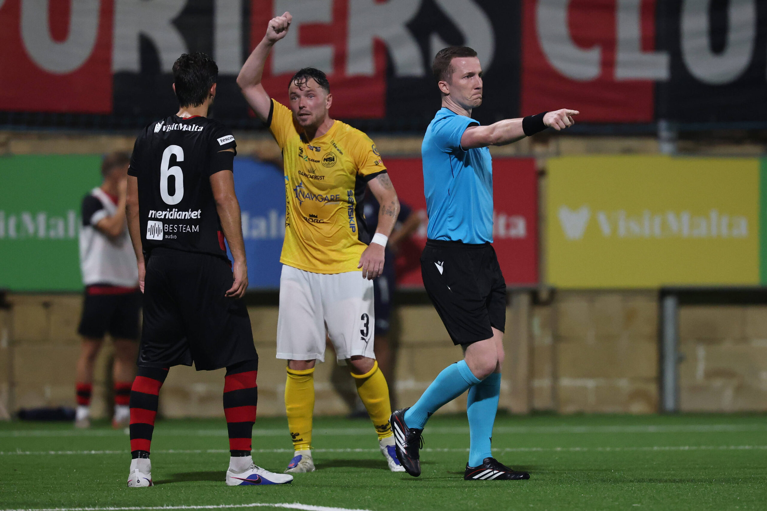 Rigore inesistente preliminari di Conference League