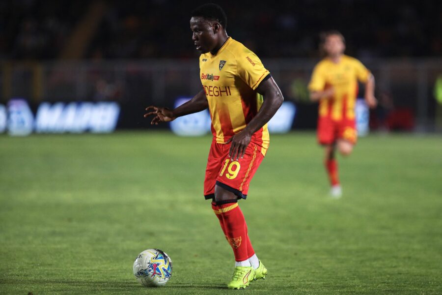 Banda con la maglia del Lecce