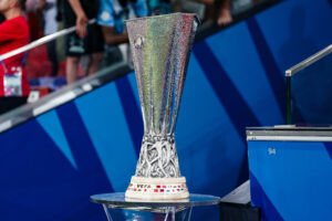 Fussball: Österreich: UEFA Super Cup 2025 2026 - Finale, 12.08.2026 - Paris Saint-Germain (Frankreich) vs. Aston Villa (England) - Stadion Salzburg (Salzburg, Österreich); UEFA Europa League Pokal, Trophäe, UEL, EL *** Soccer Austria UEFA Super Cup 2025 2026 Final, August 12, 2026 Paris Saint-Germain (France) vs. Aston Villa (England) Salzburg Stadium, Salzburg, Austria UEFA Europa League Cup, Trophy, UEL, EL Copyright: xLUKAxKOLANOVICx