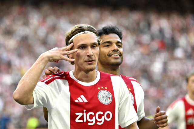 mika godts attaccante dell'ajax