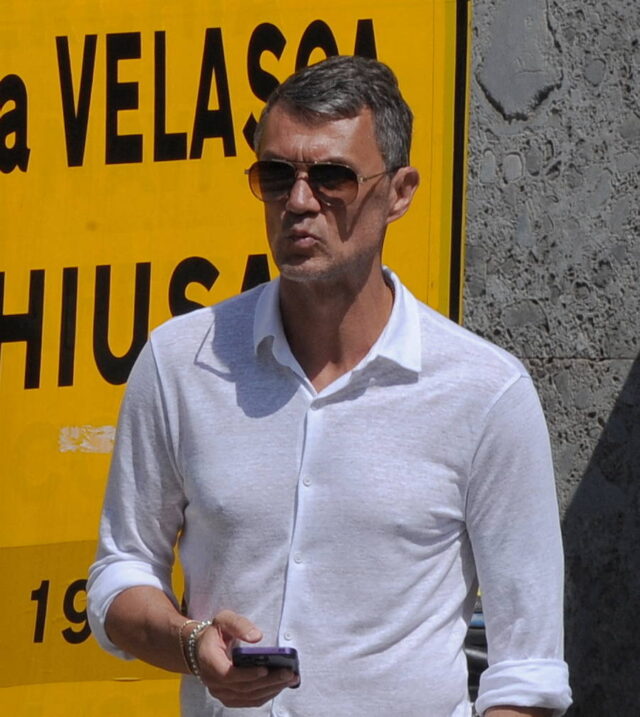 - Milan, 28-05-2024 Paolo Maldini surprised in a street in the center while I wait for a friend to come and pick him up in the car. MILAN - PUBLICATIONxNOTxINxFRAxUK Copyright: xIPA ABACAx