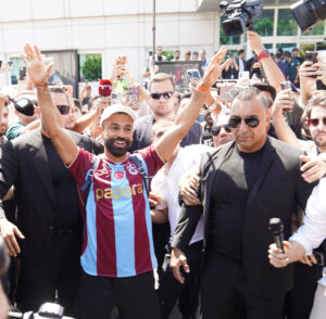 Salah con la maglia del Trabzonspor