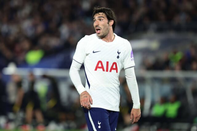 Sandro Tonali con la maglia del Tottenham