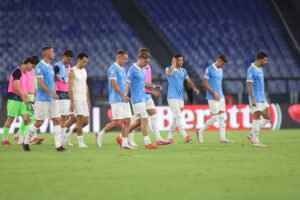 Giocatori della Lazio al termine della partita persa contro il Mantova