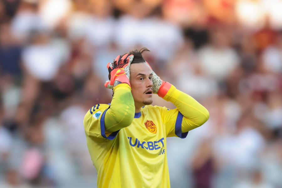 Mile Svilar portiere della Roma