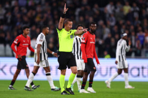 arbitro annulla gol di lucumì durante juventus rennes