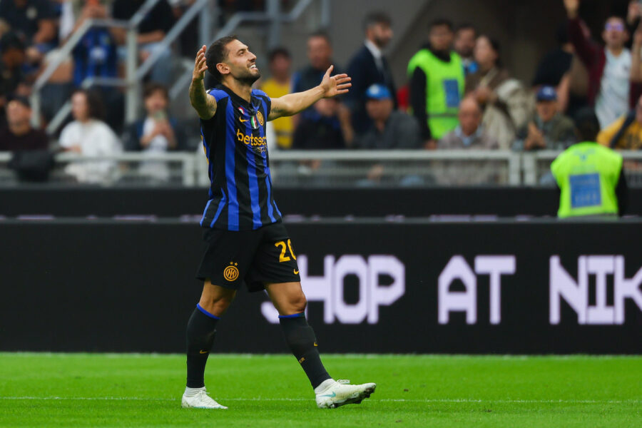 Hakan Calhanoglu in gol contro il Parma
