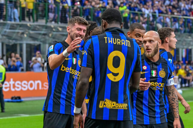 Esultanza giocatori dell'Inter contro il Parma