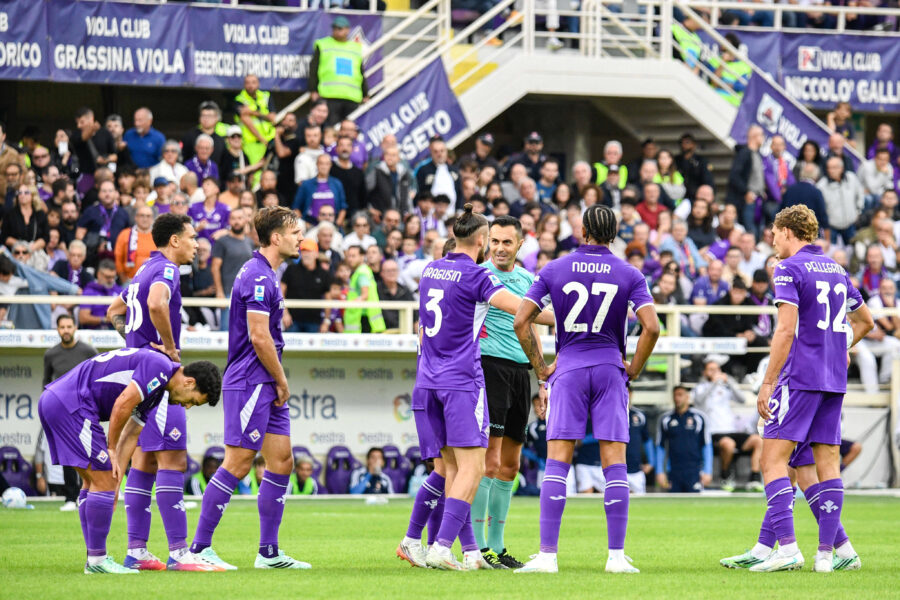 Fiorentina protesta con l'arbitro Di Bello